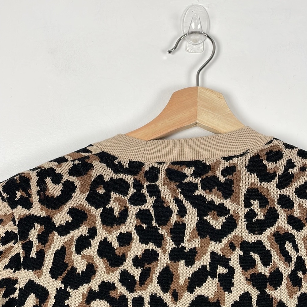 J. Crew cotton long sleeve Leopard print 2 pocket cardigan sweater Size XXSmall - Picture 6 of 7